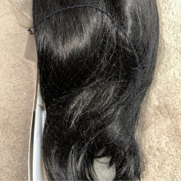 Lace Front Wig
• NEVER WORN • - Picture 5 of 7